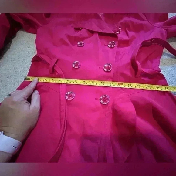 Guess trench coat. bright pink. Button up and tie waist. Size Medium. GUC! - Picture 14 of 15